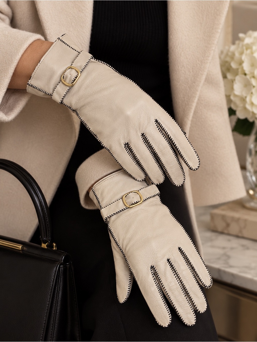 Classic Leather Women's Gloves with Contrast Stitching - Ivory